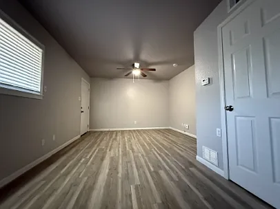 2834 Cedar Cir #3 — Photo 4
