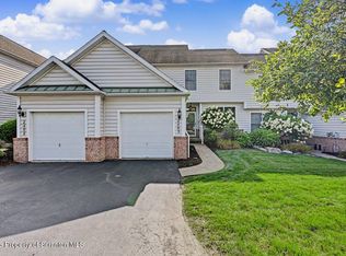 2403 Browning Close, Moosic, PA 18507