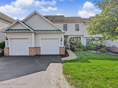 2403 Browning Close, Moosic, PA, 18507
