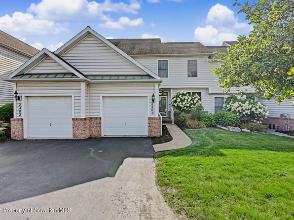 2403 Browning Close, Moosic, PA 18507