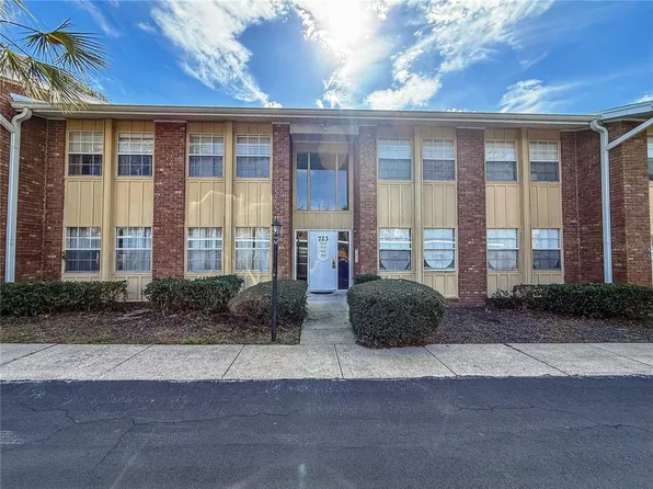 723 Perkins St APT 203, Leesburg, FL 34748