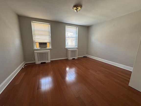 5th image of 740 Carpenter St #1