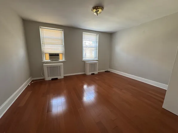 742 Carpenter St Floor 2, Philadelphia, PA 19147