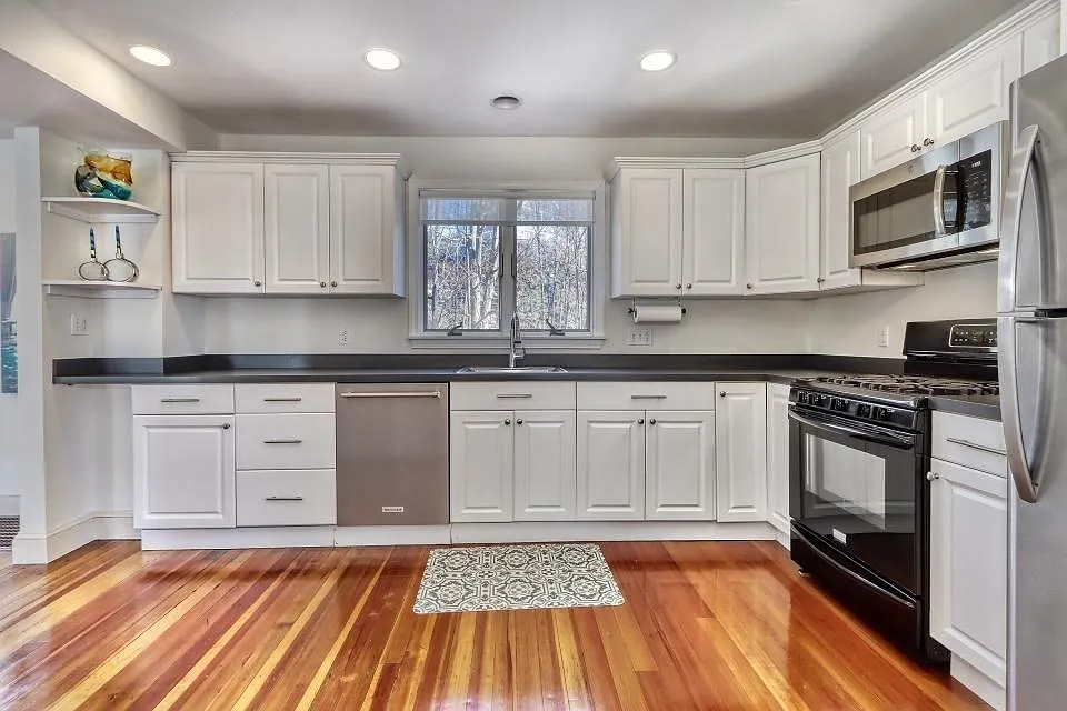 17 Russell Rd