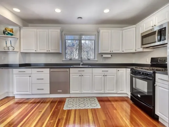 17 Russell Rd, Winchester, MA 01890