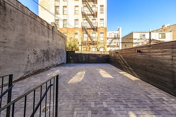 Rented by Bond New York | media 13