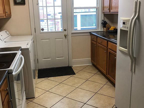 5th image of 6909 Fleur De Lis Dr #9