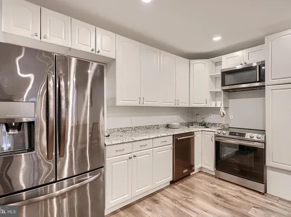 17 Tunic Ave, Capitol Heights, MD 20743