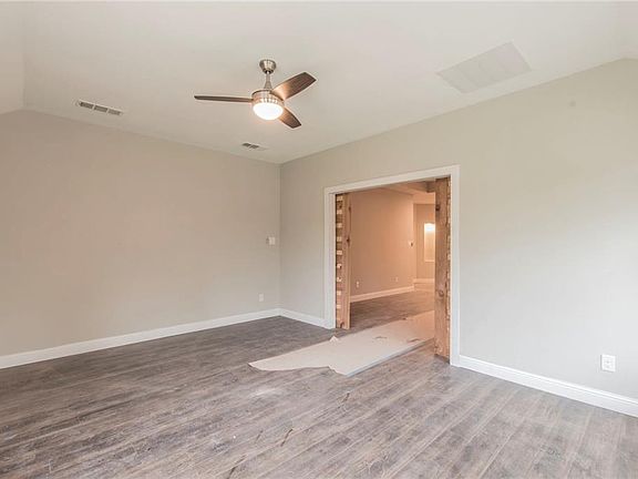 3rd image of 2317 Idlewood Dr