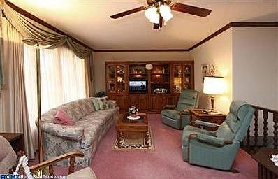 4th image of 1710 Rainbow Ave