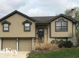 812 Heather Dr, Belton, MO 64012