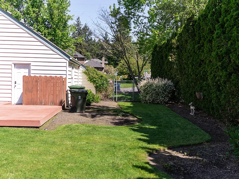 1530 Acacia Dr S — Photo 74