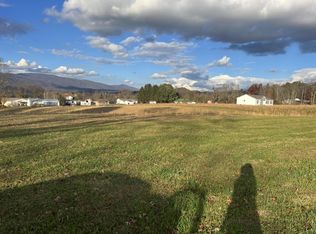 Crestview Dr, Elizabethton, TN 37643