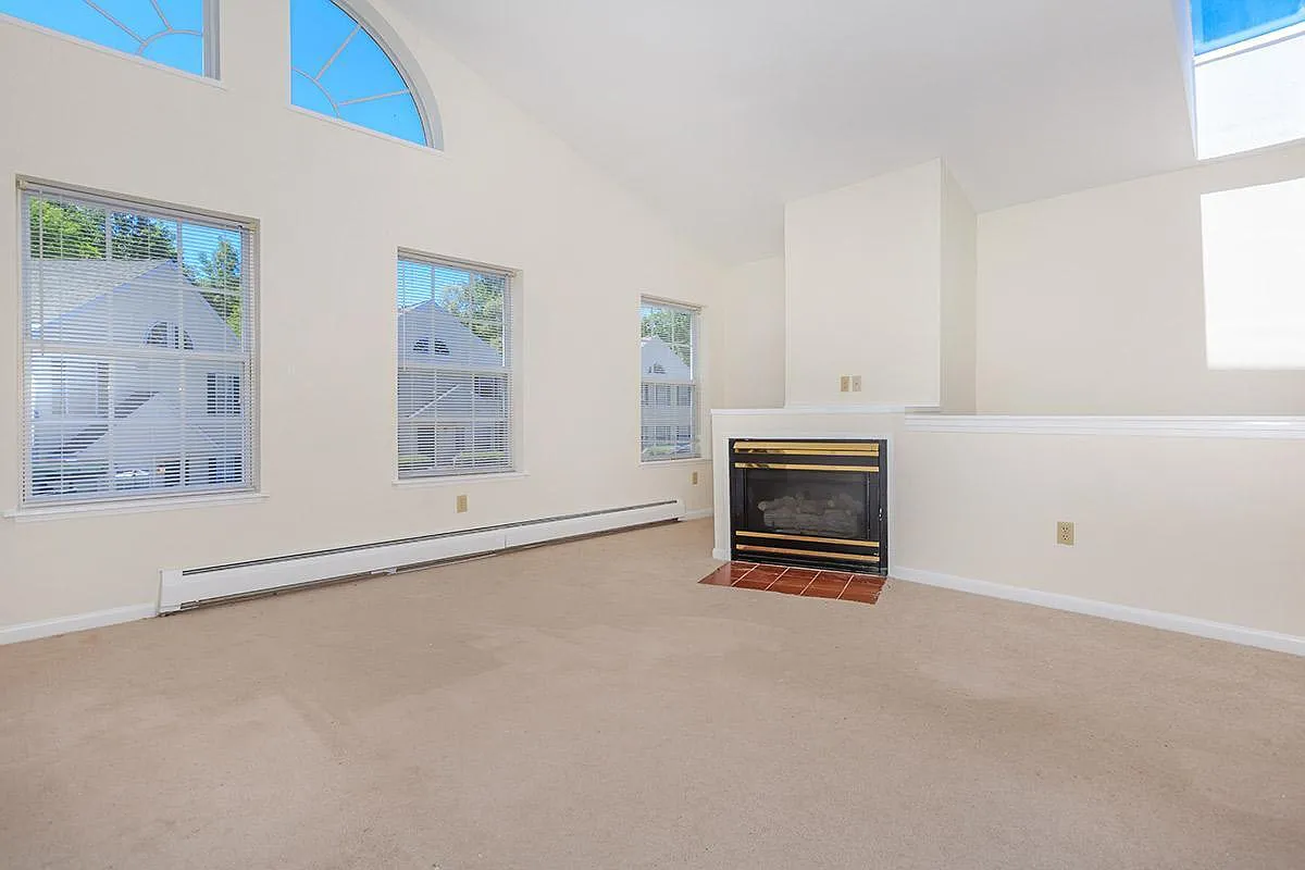 Eastgate Apartments — Photo 3