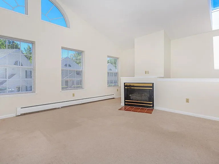 Eastgate Apartments — Photo 3