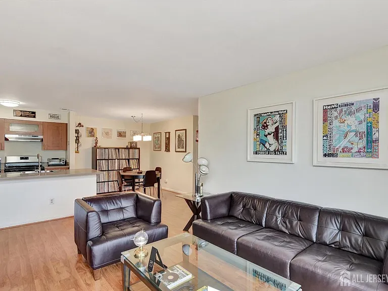 54 Lear Ct — Photo 6
