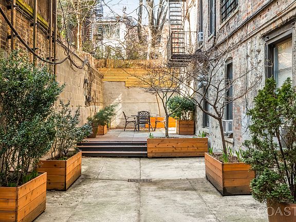 5th image of 270 W 11th St APT 2A