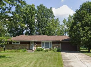 12838 Gardenside Dr, North Royalton, OH 44133