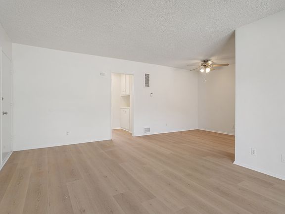 5th image of 1324 Barry Ave APT 6
