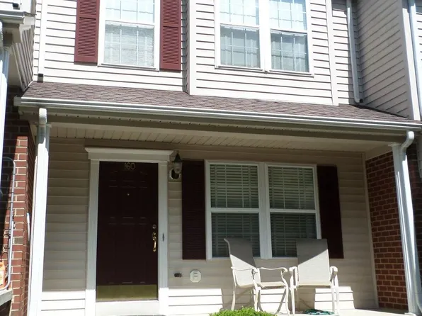 160 Willow Oak Dr, Christiansburg, VA 24073