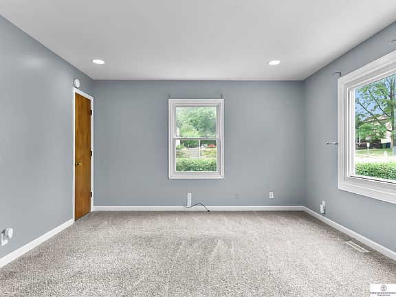 5th image of 1207 Sunny Ln