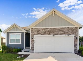 9013 SW 9th St, Blue Springs, MO 64064