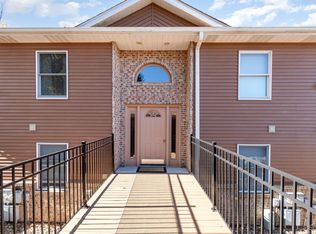 8215 Midland Rd, Freeland, MI 48623