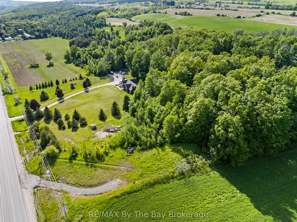 7346 County Road 9 Rd, Clearview, ON L0M 1G0
