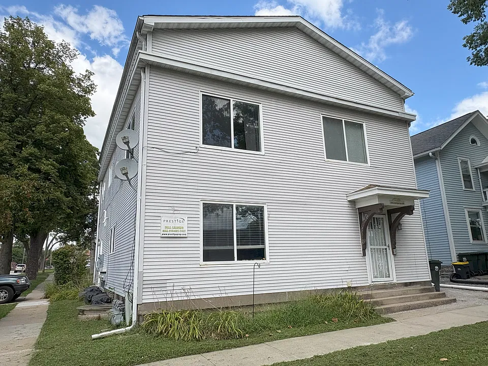 606 E Jefferson St #D