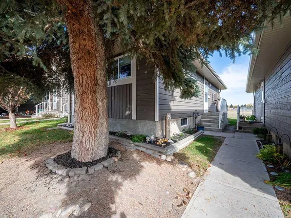 14736 W Deerfield Dr SE #35, Calgary, AB T2J 5Y1