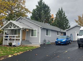 1030 NE Churchill St, Grants Pass, OR 97526