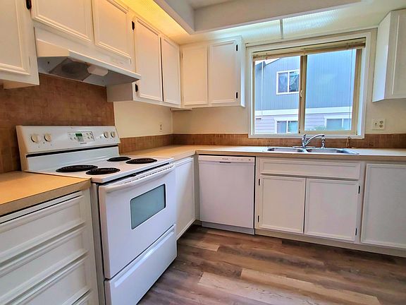 3rd image of 14305 123rd Ave NE APT A
