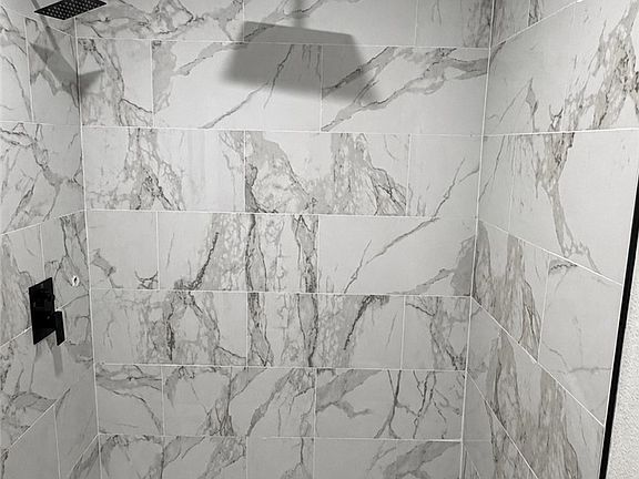 4th image of 1058 N Hermosa Ave
