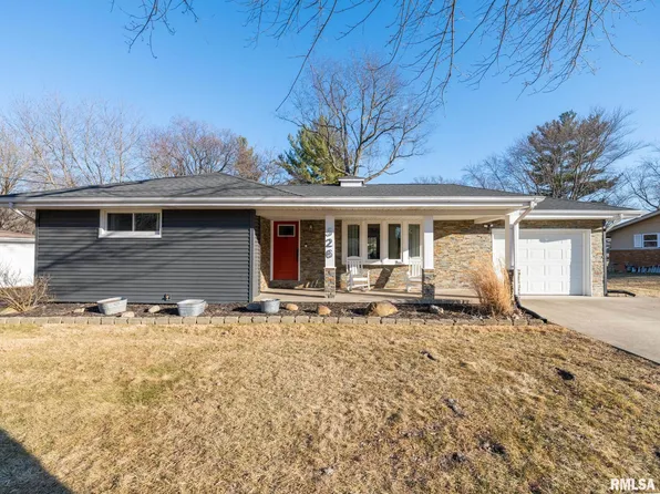 526 N Lakeshore Dr, Hanna City, IL 61536