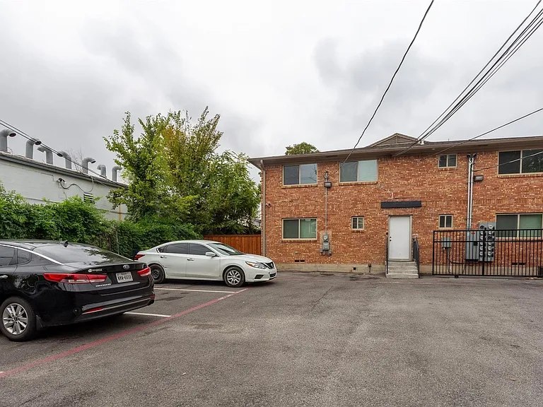 4912 Gaston Ave — Photo 12