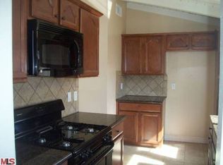 8207 Lindley Ave, Reseda, CA 91335