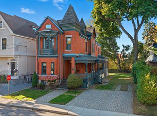 148 Avenue Ballantyne S, Montreal Ouest, QC H4X2B3
