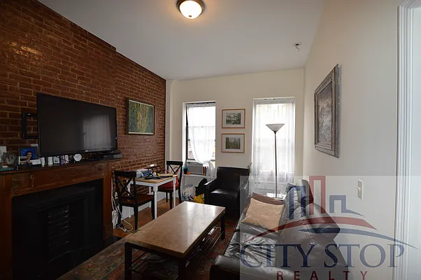 Rented by City Stop Realty | media 66