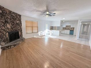 200 Volunteer Dr, Arlington, TX 76014