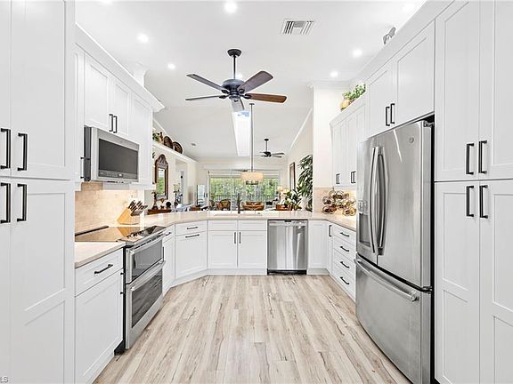 4th image of 526 Lake Louise CIR #4-402
