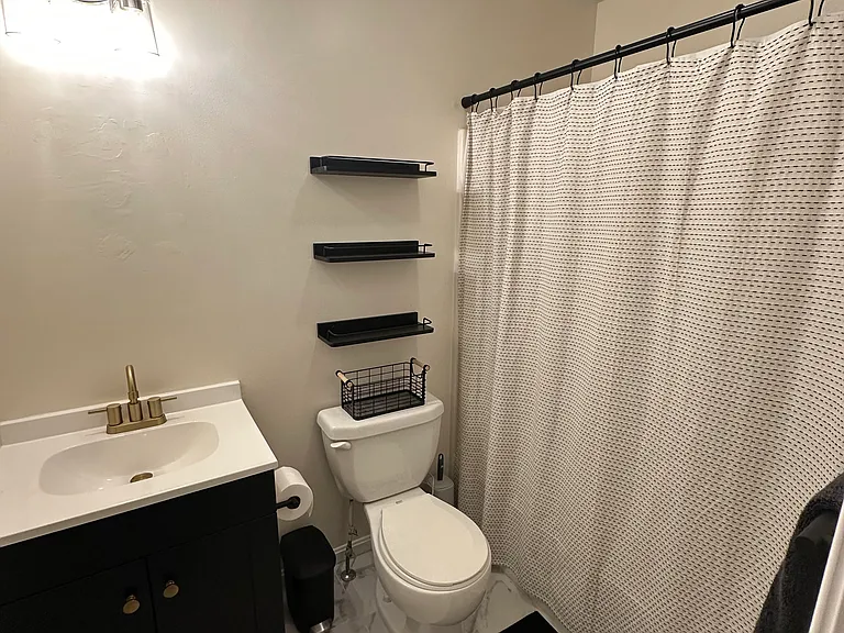 231 Charleston Ct — Photo 8