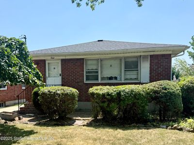 960 Rensselaer Ave, Staten Island, NY, 10309