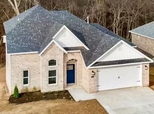1329 N Quincy Ave, Fayetteville, AR 72704