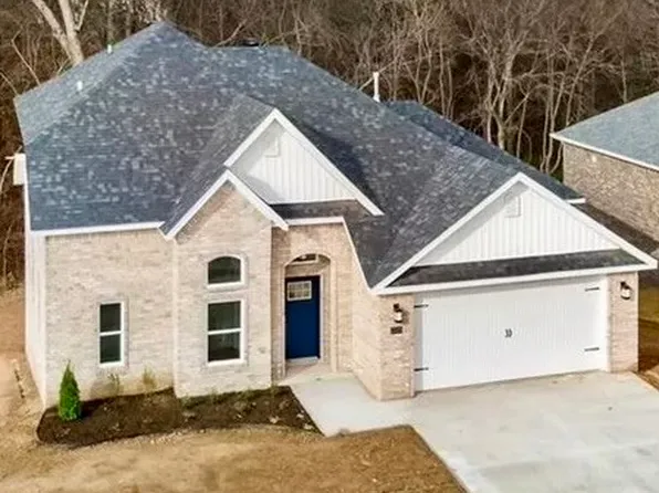 1329 N Quincy Ave, Fayetteville, AR 72704
