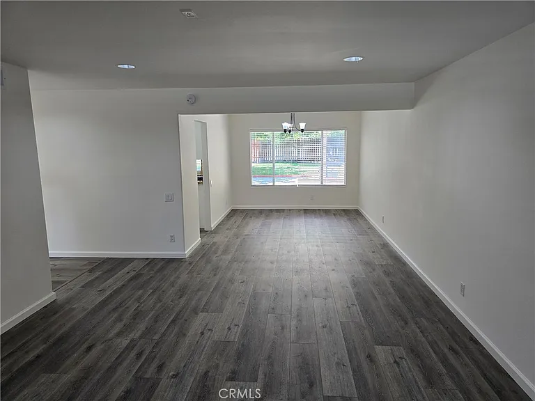 25317 Avenida Ronada — Photo 16