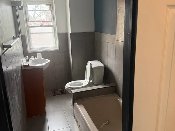 5236 Marlow St, Philadelphia, PA 19124