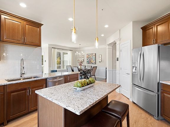 4th image of 2401 Pennington Dr #401