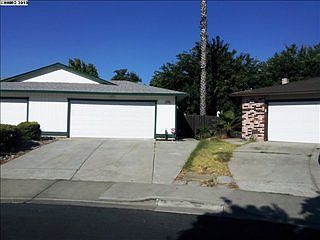 1st image of 1740 Linden Pl