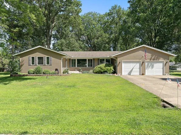 2382 Dakota St, Chesterton, IN 46304