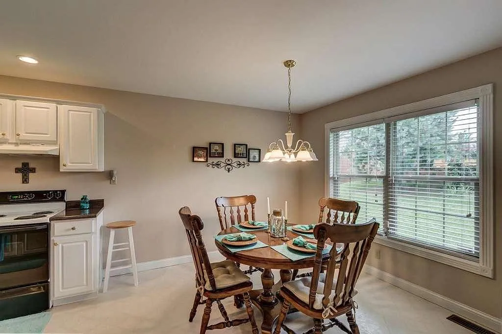 3 bed, 1591 sqft, $1,800 — Photo 4
